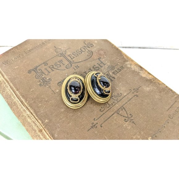 Vintage brass glass gem clip on earrings - Picture 2 of 5